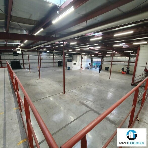 Flex in Gières for lease - Building Photo - Image 3 of 9