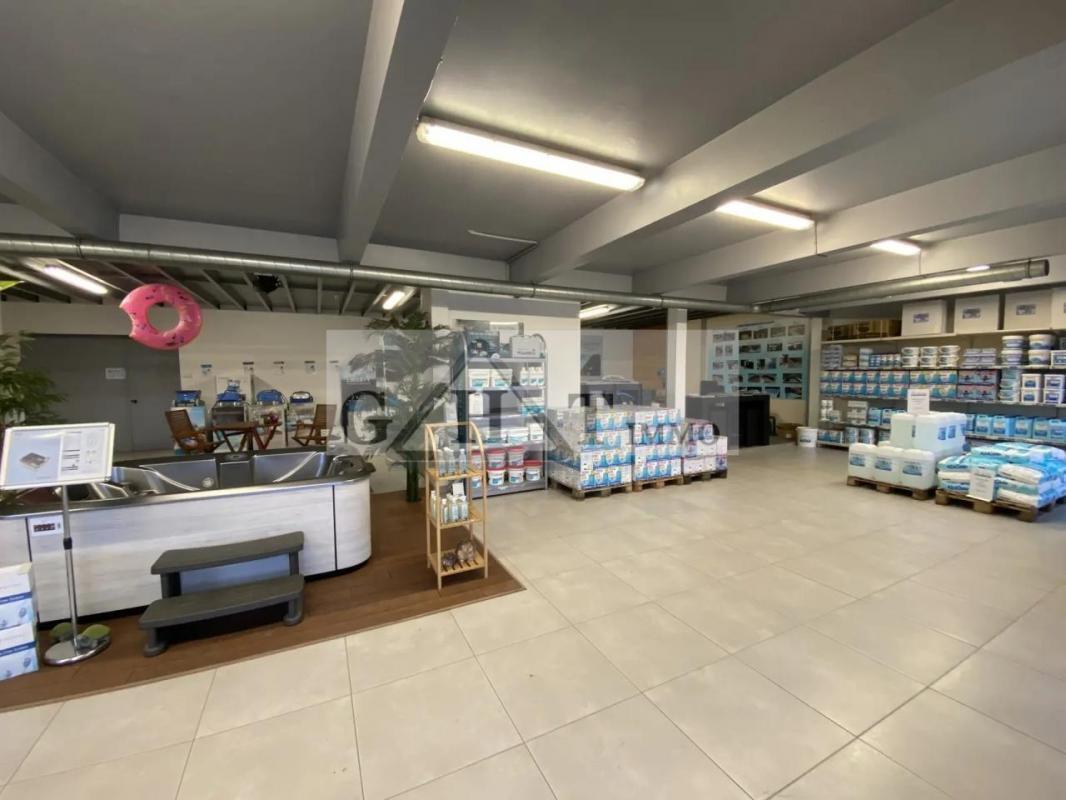 Industrial in SAINT-OUEN-L'AUMONE for sale Interior Photo- Image 1 of 6
