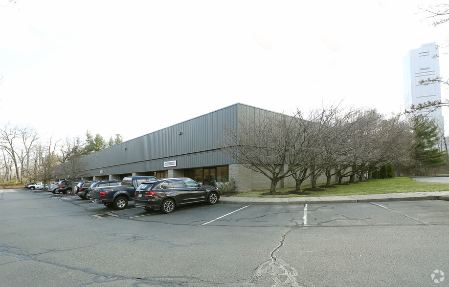 190 Century Dr, Bristol, CT for lease - Building Photo - Image 2 of 4