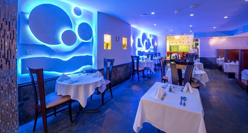 230 E 58th St, New York, NY for lease - Building Photo - Image 2 of 3