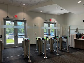 3575 Aviation Dr, Lakeland, FL for lease Lobby- Image 2 of 11