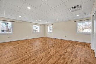 31 N Spruce St, Elizabethtown, PA for lease Interior Photo- Image 1 of 6