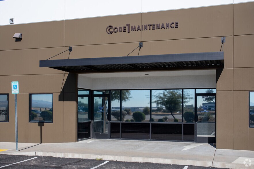 2115 E Valencia Rd, Tucson, AZ à louer - Photo du bâtiment - Image 3 de 5