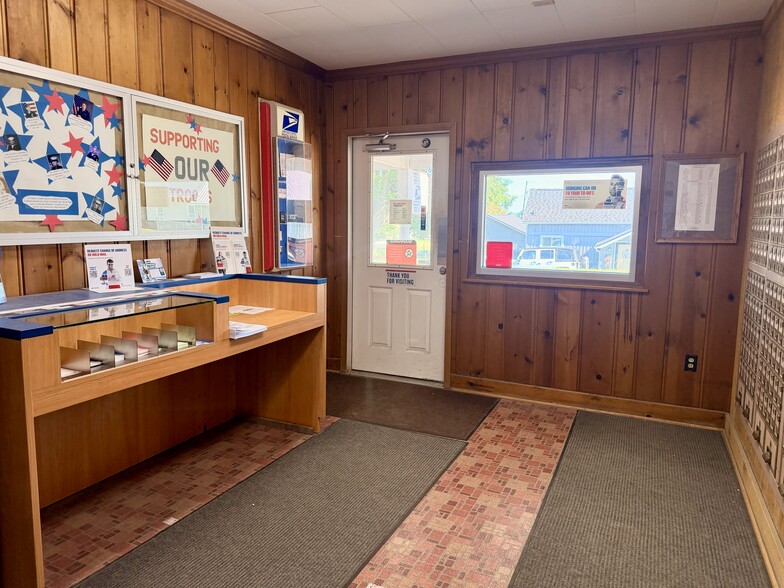 6686 National Rd SE, Jacksontown, OH for sale - Interior Photo - Image 3 of 19