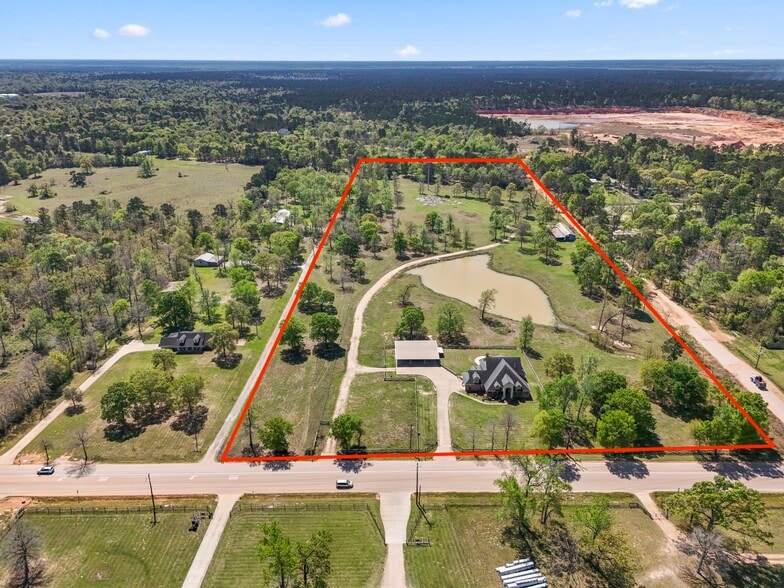 19287 Keenan Cut OFF Rd, Montgomery, TX à vendre - Photo du bâtiment - Image 2 de 10