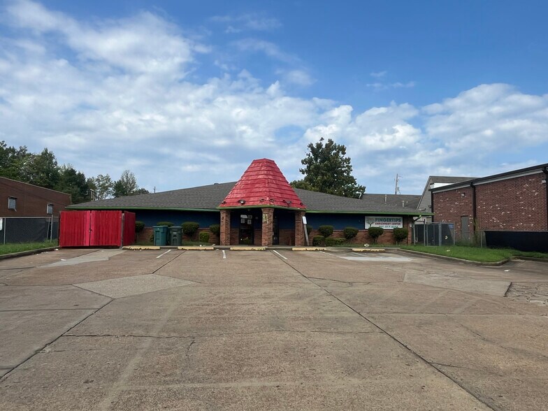 3675 Riverdale Rd, Memphis, TN à vendre - Photo du bâtiment - Image 2 de 20