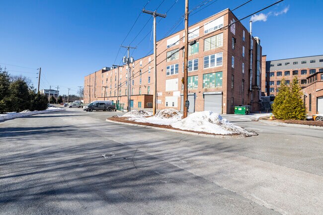 Plus de détails pour 25-29 Front St, Nashua, NH - Industriel à louer