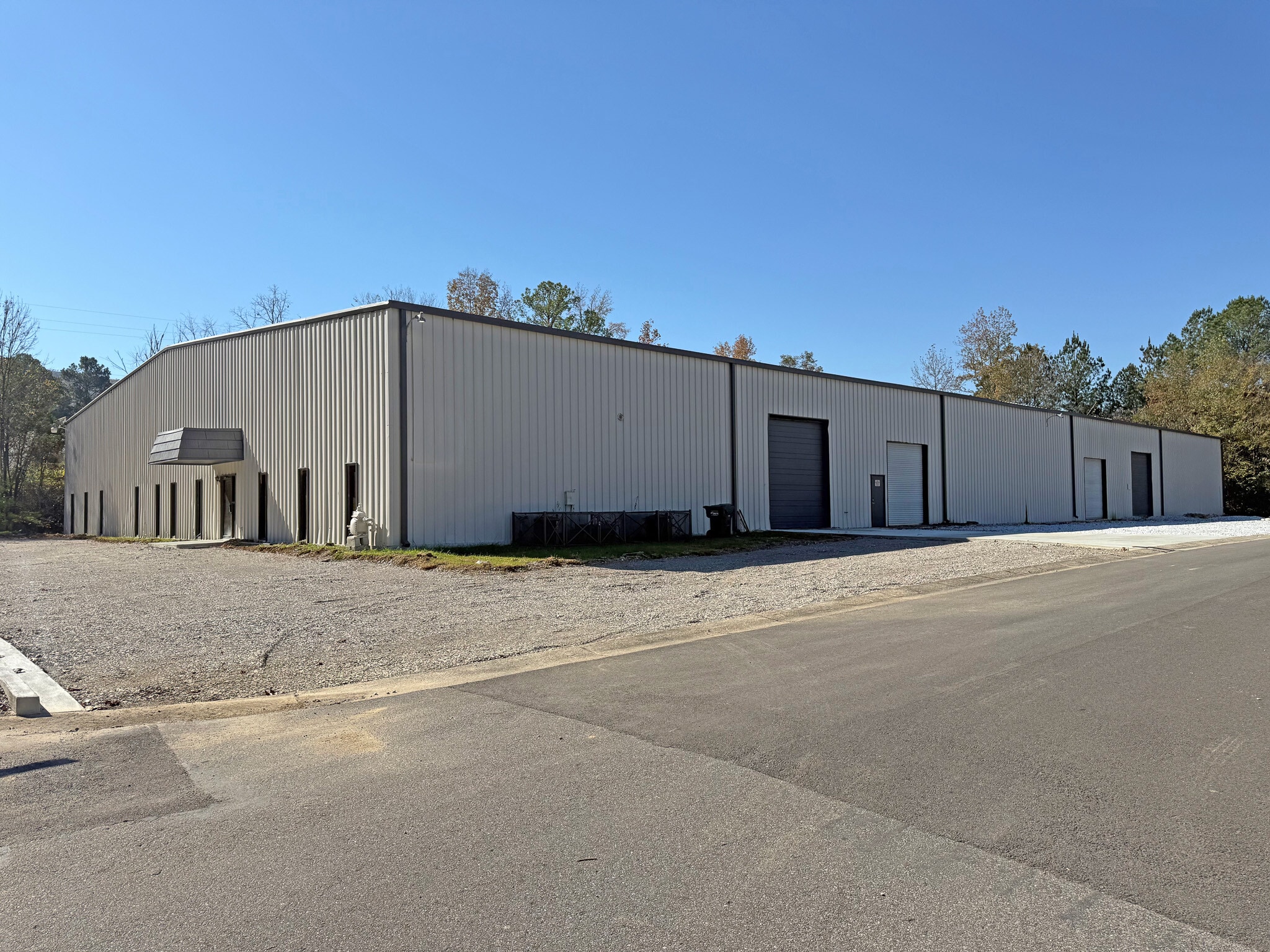1054 Goldenrod St, Leeds, AL for lease Primary Photo- Image 1 of 6