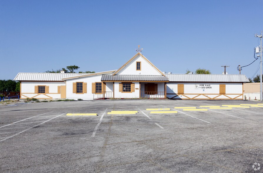 2501 Pat Booker Rd, Universal City, TX à vendre - Photo du bâtiment - Image 2 de 4