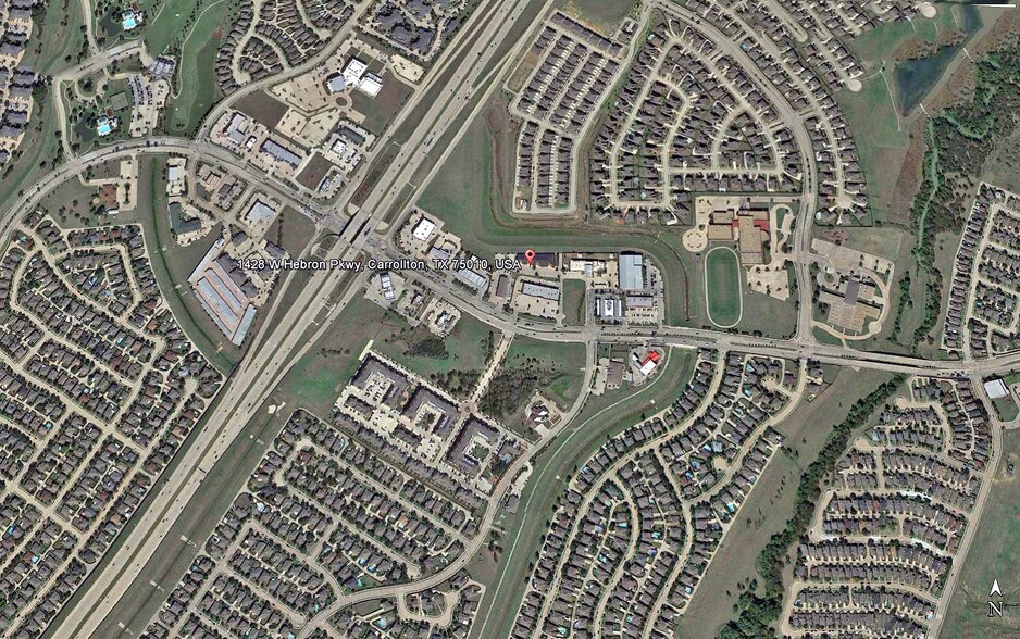 1428 W Hebron Pky, Carrollton, TX à louer - Photo du bâtiment - Image 1 de 11