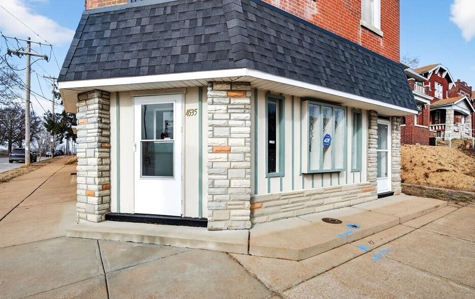4535 S Grand Blvd, Saint Louis, MO à vendre - Photo du bâtiment - Image 2 de 11