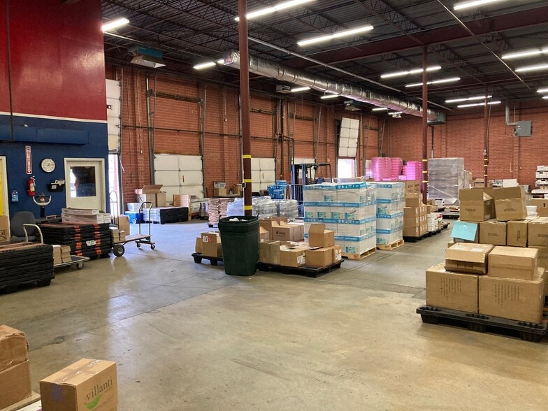 2319 Atlantic Ave, Raleigh, NC for lease - Building Photo - Image 2 of 3