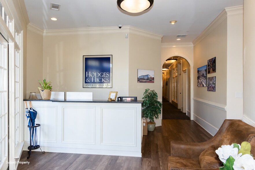 1085 Old Roswell Rd, Roswell, GA à vendre - Photo du bâtiment - Image 3 de 4