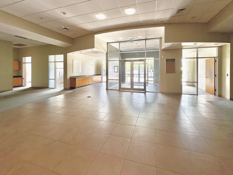 5431 Bissonnet St, Houston, TX for lease - Interior Photo - Image 3 of 5