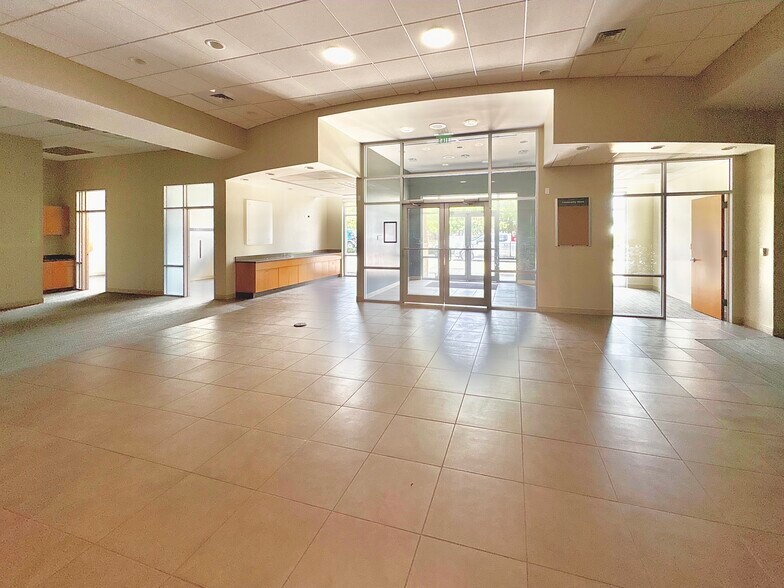 5431 Bissonnet St, Houston, TX à louer - Photo intérieure - Image 3 de 5