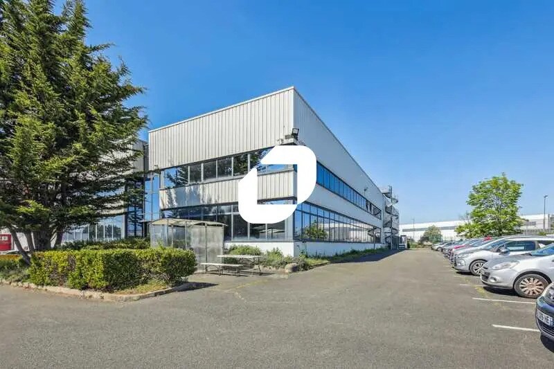 Office in Tremblay-en-France for lease - Building Photo - Image 1 of 14