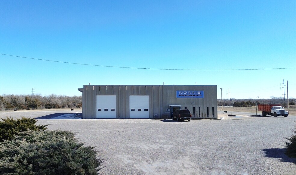 350 SW Boyer Rd, El Dorado, KS à vendre - Photo du bâtiment - Image 2 de 7