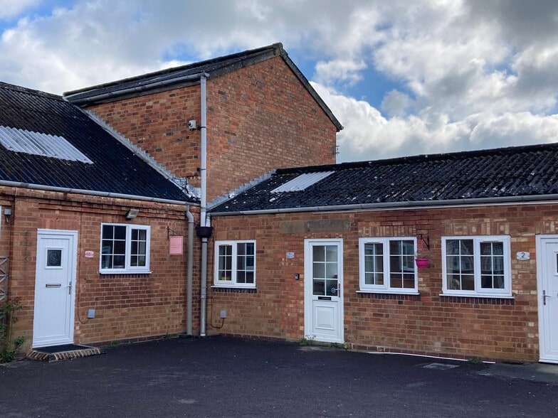 Unit 9, The Arden Centre, Little Alne, Wootton Wawen for lease - Building Photo - Image 2 of 5