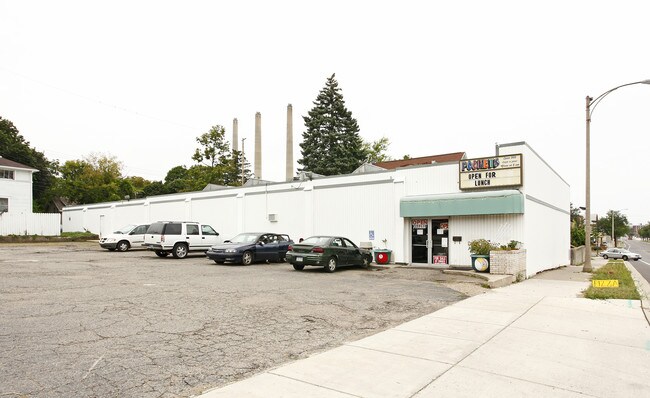 More details for 1618 S Washington Ave, Lansing, MI - Retail for Sale