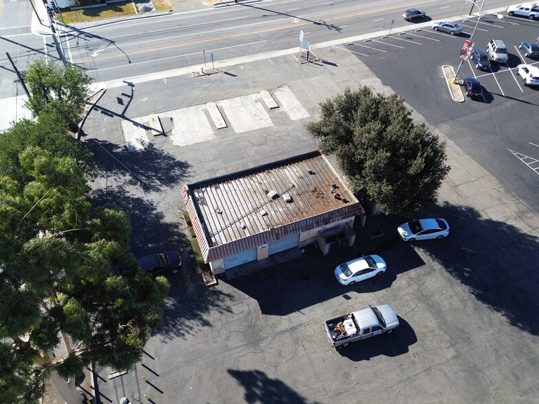 5882 Riverside Dr, Chino, CA for lease - Building Photo - Image 2 of 3