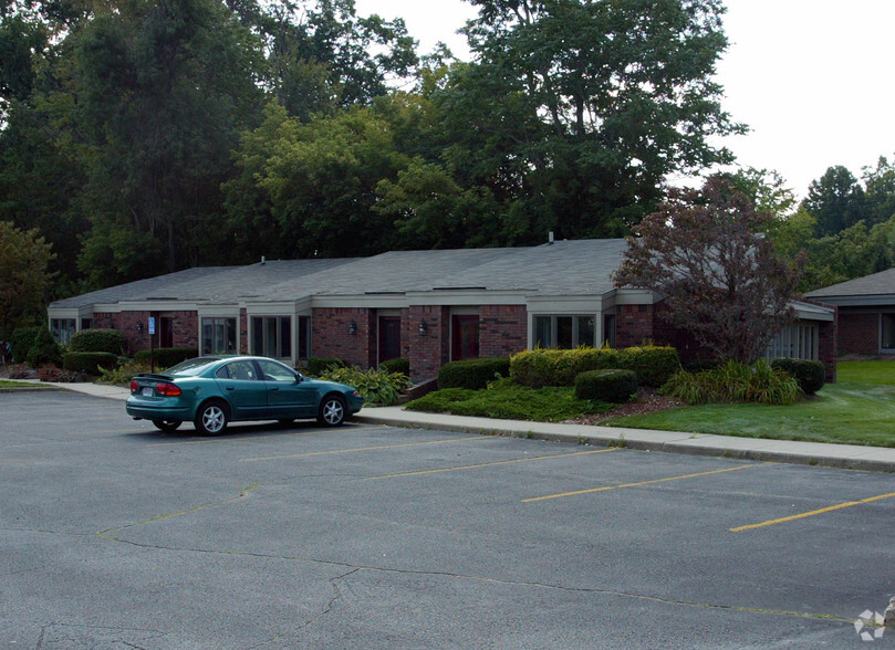 2012 28th St SE, Grand Rapids, MI for lease - Building Photo - Image 2 of 4