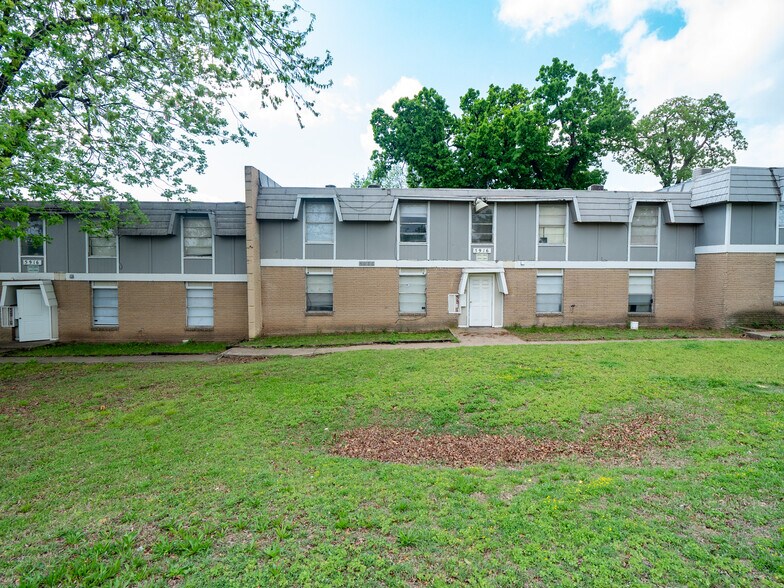 5924 NW 10th St, Oklahoma City, OK à vendre - Photo du bâtiment - Image 2 de 85