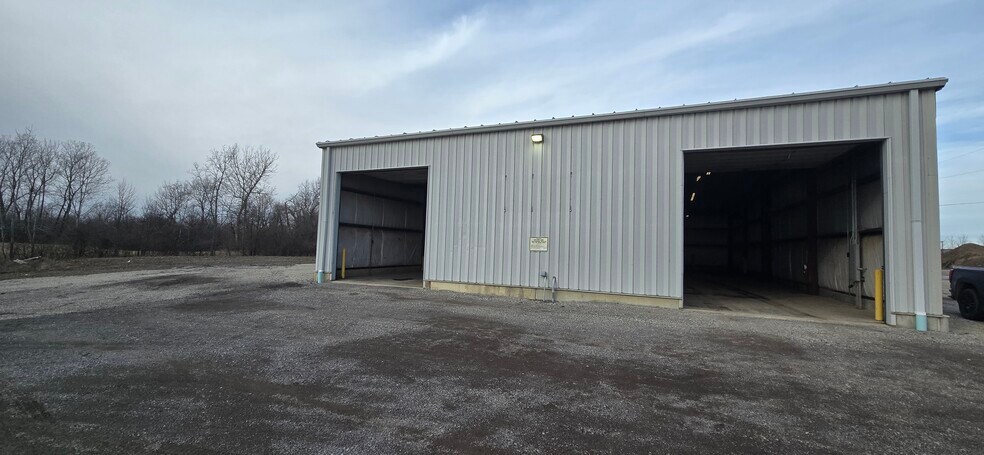 1359 E Hanthorn Rd, Lima, OH à louer - Photo du bâtiment - Image 2 de 4