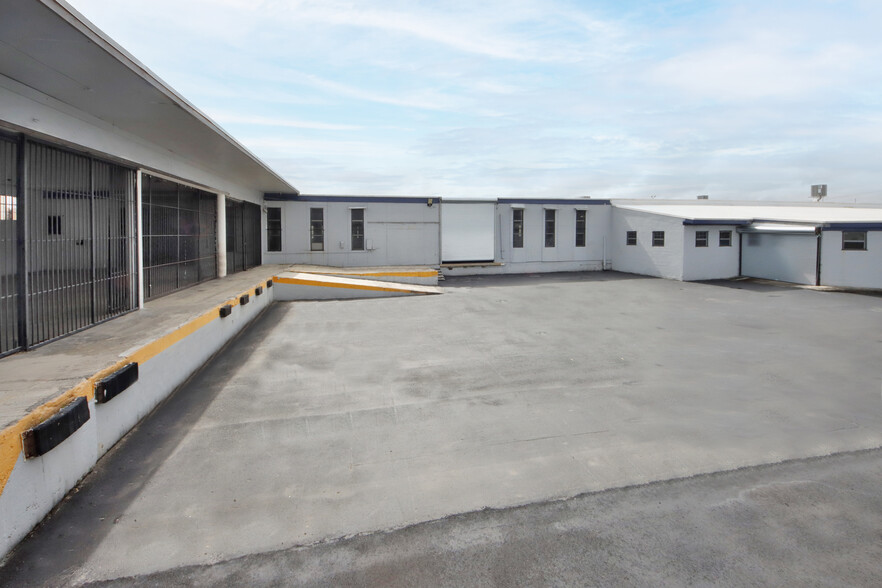 6721 NW 36th Ave, Miami, FL for lease - Building Photo - Image 3 of 16