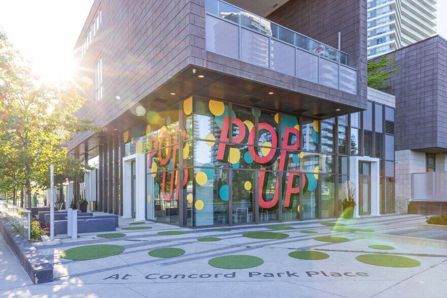 99 Esther Shiner Blvd, Toronto, ON à louer - Photo du bâtiment - Image 3 de 7