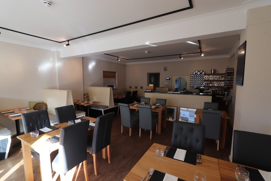 1-2 Crossroads Close, Padstow for lease - Building Photo - Image 3 of 5