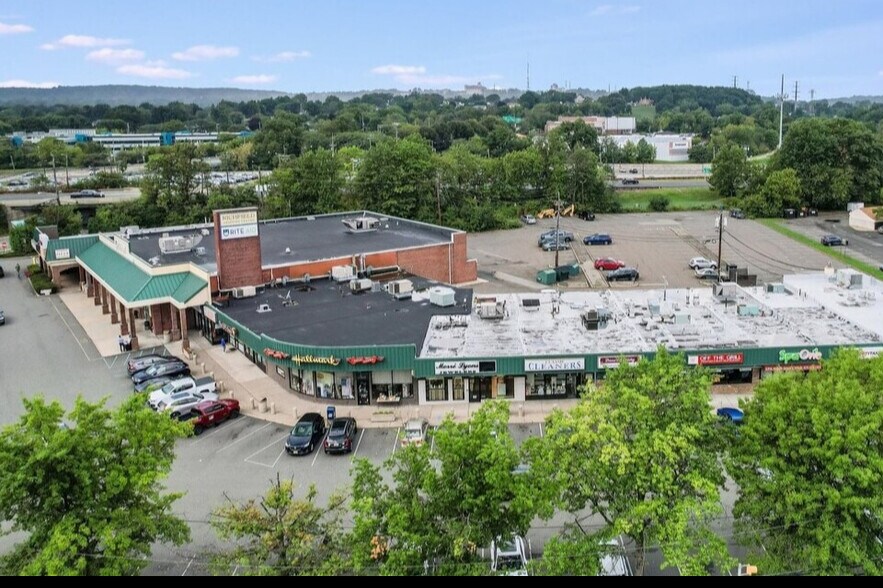 1342-1376 Clifton Ave, Clifton, NJ à louer - Photo du bâtiment - Image 3 de 11