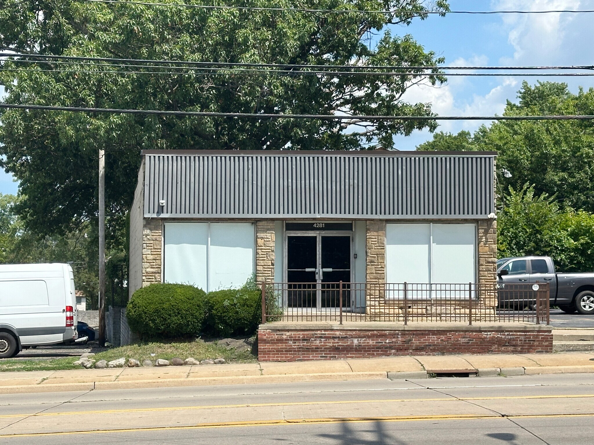 4281 Mayfield Rd, Cleveland, OH for lease Building Photo- Image 1 of 8