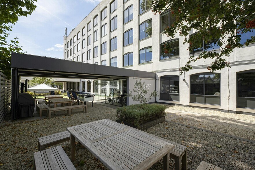 100 Cambridge Grove, Londres à louer - Photo du bâtiment - Image 3 de 26