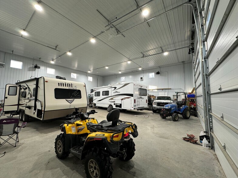 43 Main St, Selkirk, MB à vendre - Photo du bâtiment - Image 3 de 9