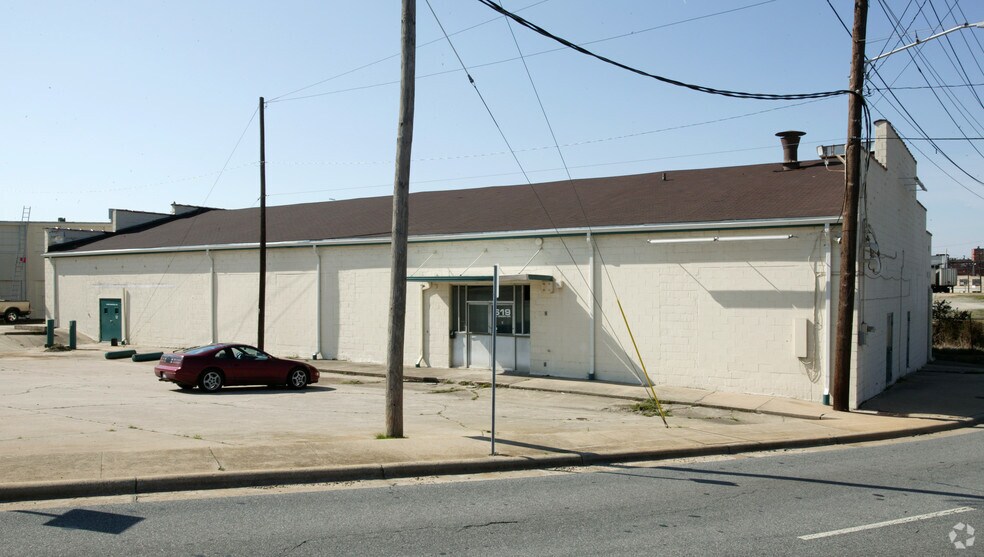 619 W Green Dr, High Point, NC à louer - Photo du bâtiment - Image 2 de 4