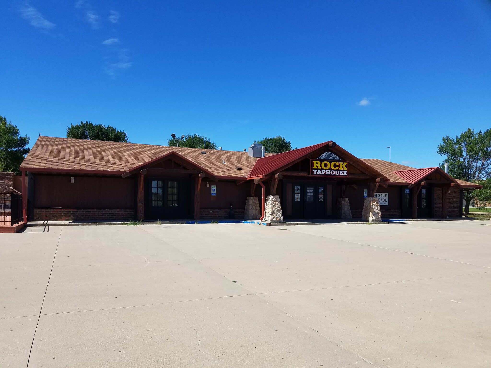 2612 8th Ave SW, Jamestown, ND for sale Primary Photo- Image 1 of 1