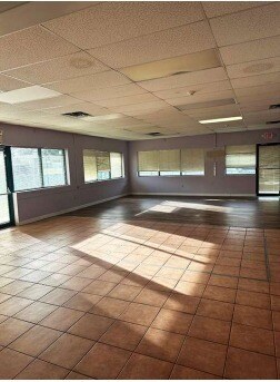 20 Jackson St, Freehold, NJ à louer - Photo intérieure - Image 3 de 7