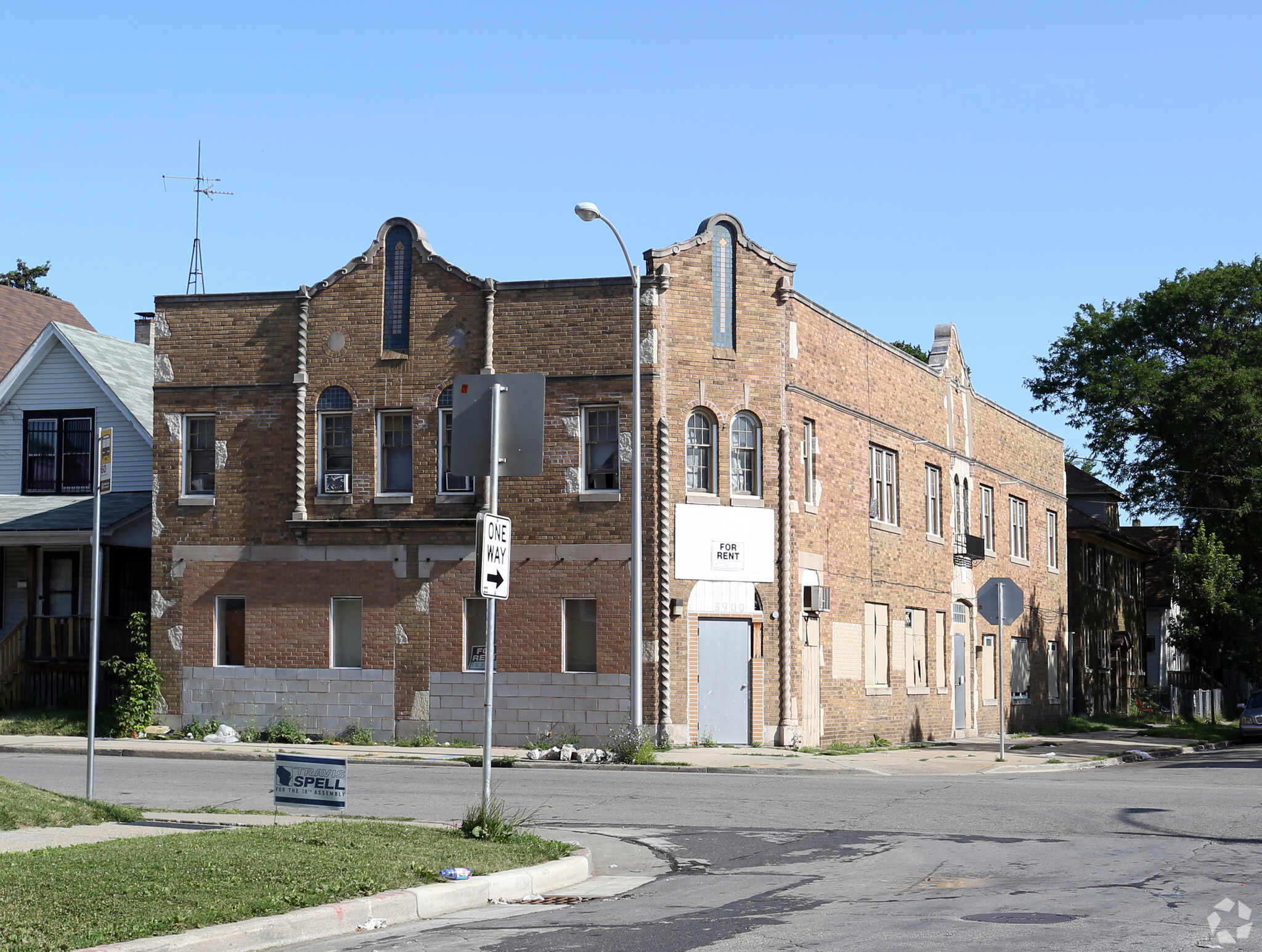 3900 W Burleigh St, Milwaukee, WI à vendre Photo principale- Image 1 de 1