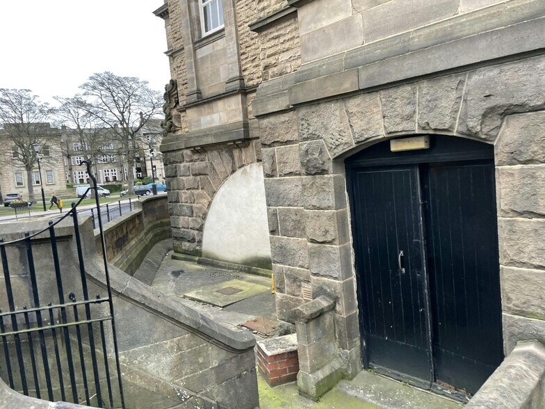 Crescent Rd, Harrogate à louer - Photo du bâtiment - Image 3 de 7