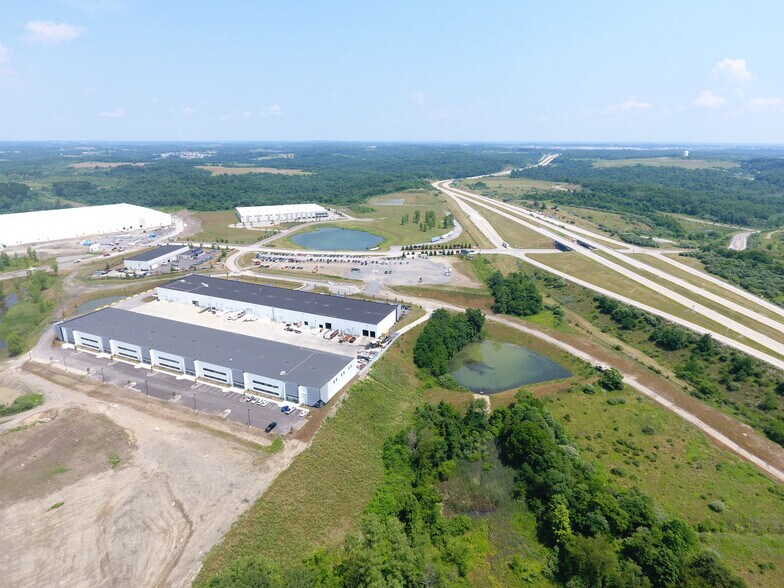 110 S Campus Dr, Imperial, PA à louer - Photo du bâtiment - Image 3 de 14