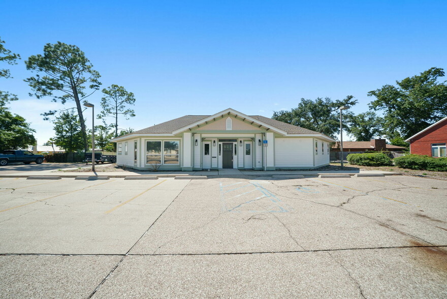 2567 Huntcliff Ln, Panama City, FL for lease - Building Photo - Image 2 of 8
