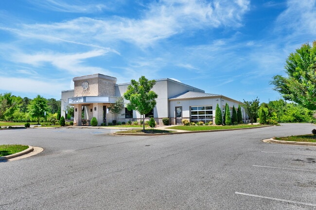 Plus de détails pour 3040 Capps Way, Opelika, AL - Commerce de détail à vendre