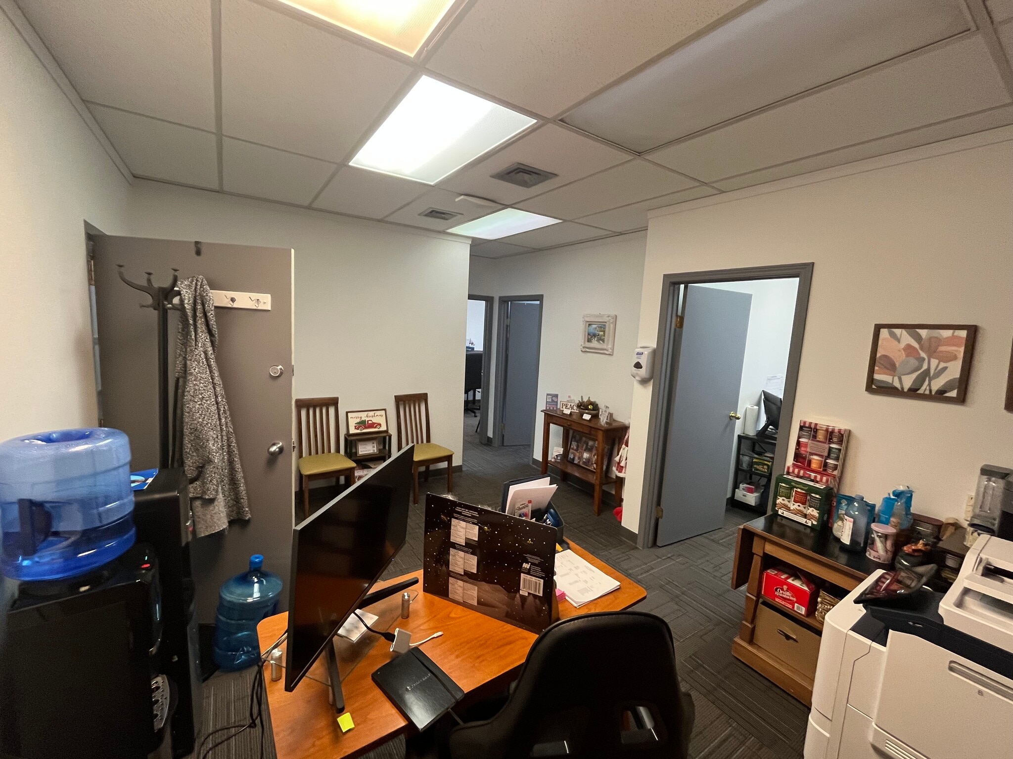 2120 Kensington Rd NW, Calgary, AB à louer Photo intérieure- Image 1 de 4