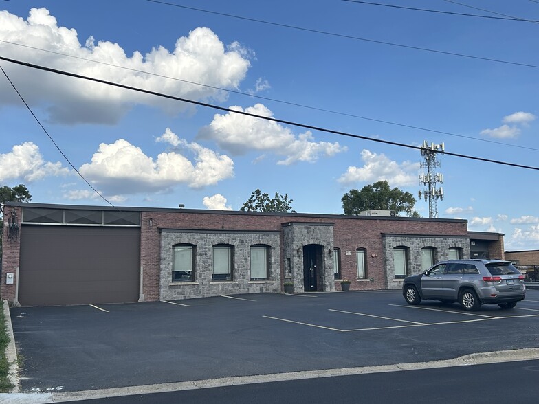 1937 & 1953 N 17th Ave portfolio of 2 properties for sale on LoopNet.ca - Building Photo - Image 3 of 6