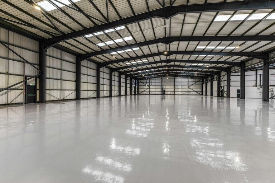 23 Kingsland Grange, Warrington for lease - Building Photo - Image 3 of 9