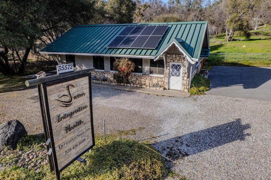 35572 Highway 41, Coarsegold, CA à vendre - Photo du bâtiment - Image 3 de 8