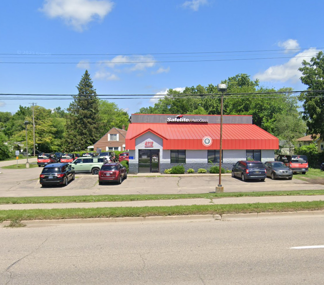 4112 Corunna Rd, Flint, MI for lease - Building Photo - Image 1 of 4