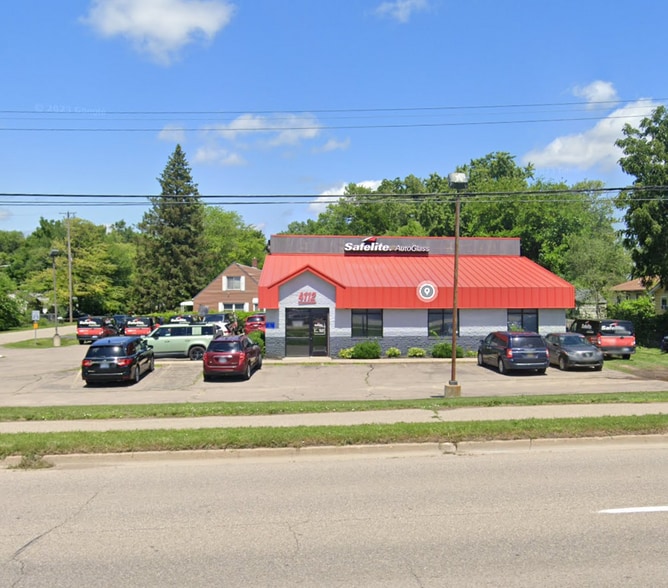 4112 Corunna Rd, Flint, MI for lease - Building Photo - Image 2 of 4