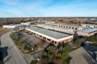 7330 W 33rd St, Wichita, KS - Aerial map view