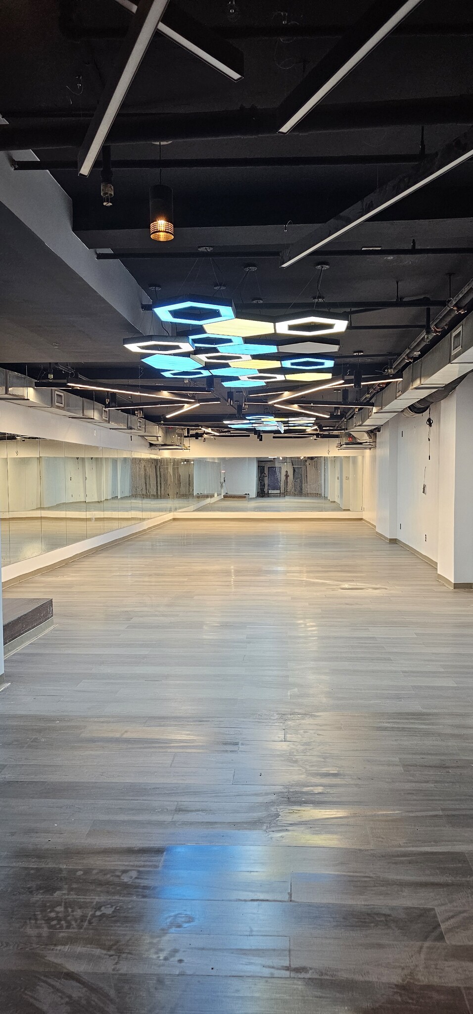 131-35 Fowler Ave, Flushing, NY à louer Photo intérieure- Image 1 de 3